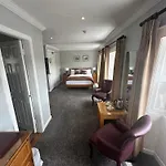 Pensión Long Quay House