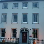 Long Quay House 4*