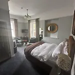 Pensión Long Quay House 4*