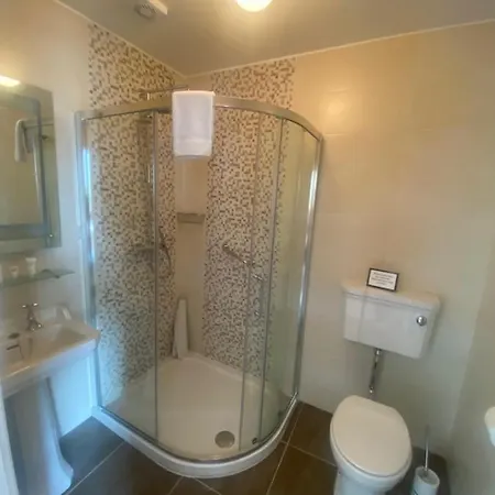 Long Quay House 4*