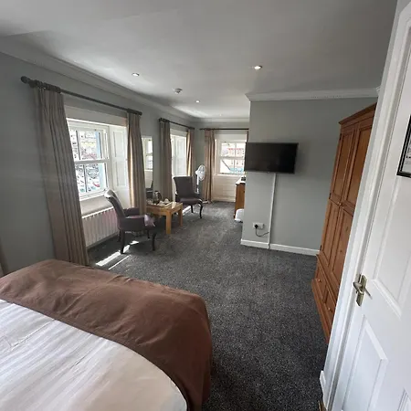 Long Quay House 4* Κινσέιλ