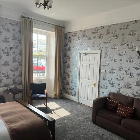 Πανσιόν Long Quay House 4*