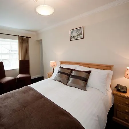 Long Quay House 4*
