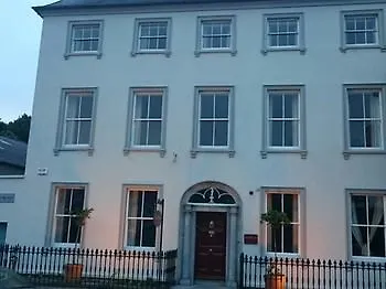 Long Quay House בית הארחה קינסייל