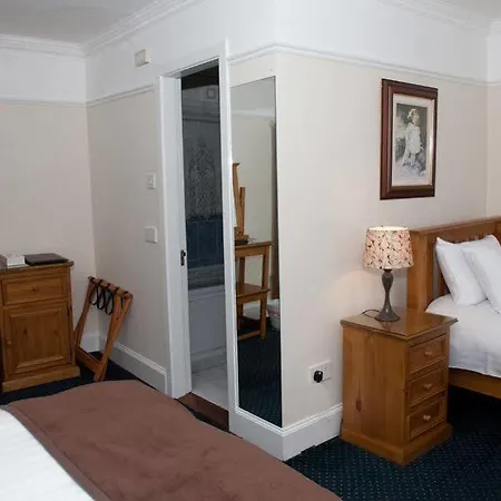 Πανσιόν Long Quay House 4*