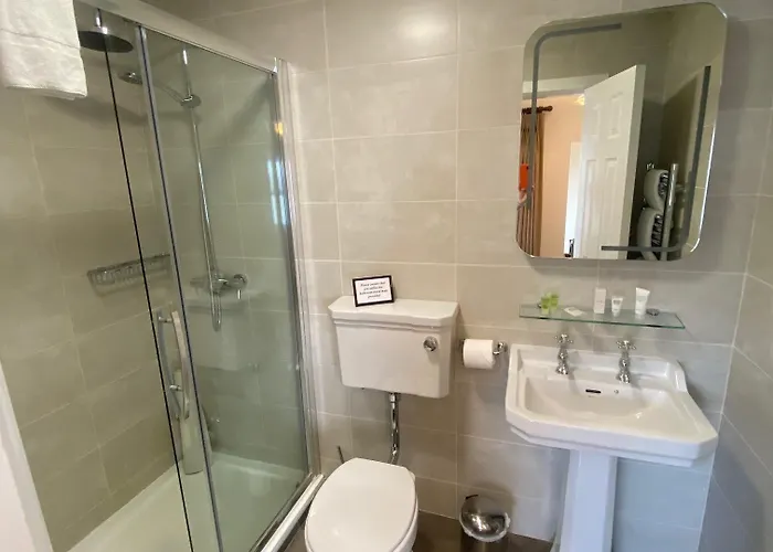 Long Quay House 4*