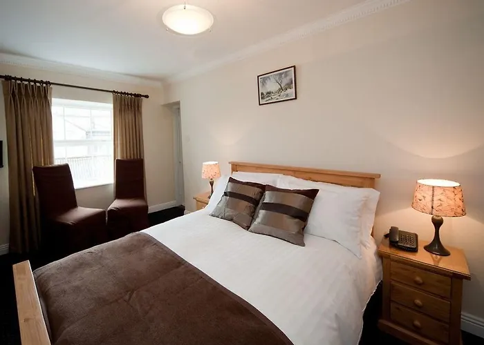 Long Quay House 4*