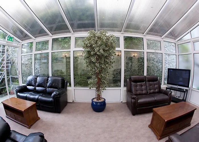 Long Quay House Кинсэйл